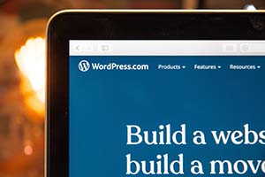 A laptop with wordpress on it